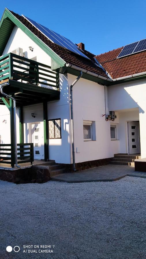 Bamboo Apartman Siófok Esterno foto